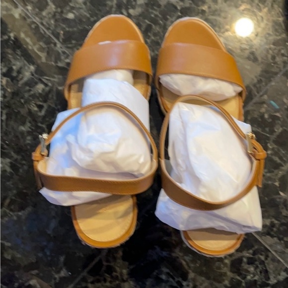 Michael Kors Jill Leather Wedge Shoes Brand New in Box and NWT. - Picture 5 of 10